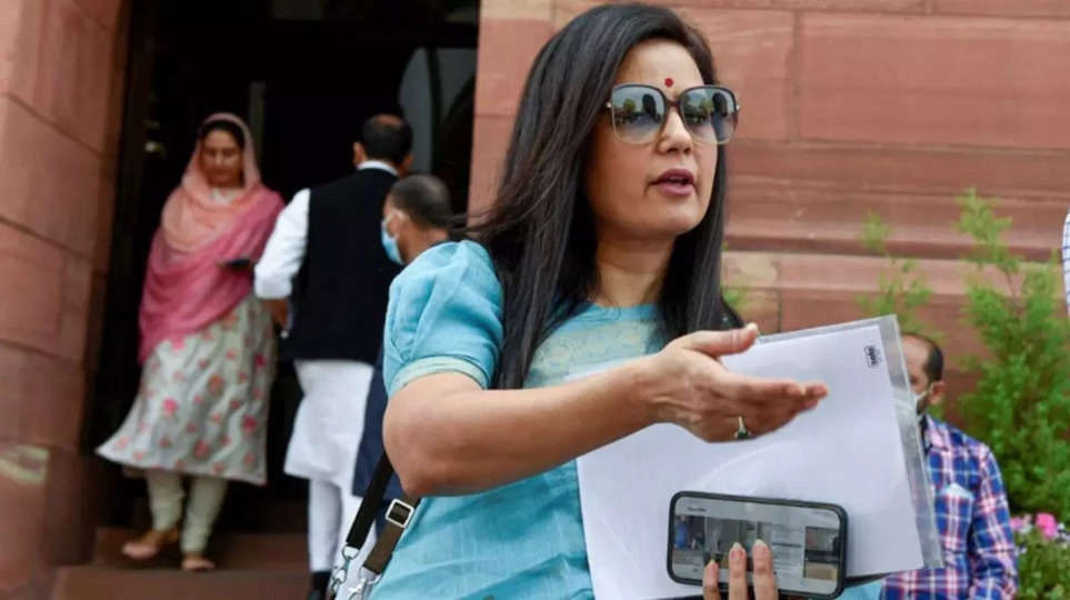 महुआ मोइत्रा की बढ़ सकती हैं मुश्किलें, TMC सांसद के खिलाफ CBI ने शुरू की जांच